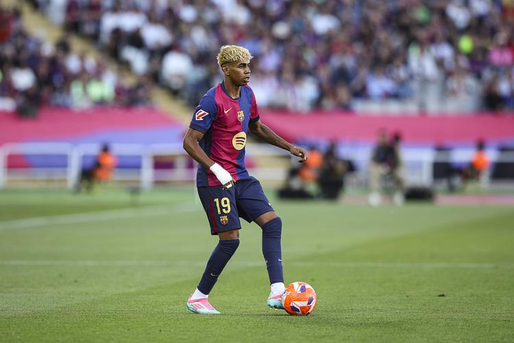 TA：曼城冬窗大概率召回埃切韦里，不排除留队的可能性