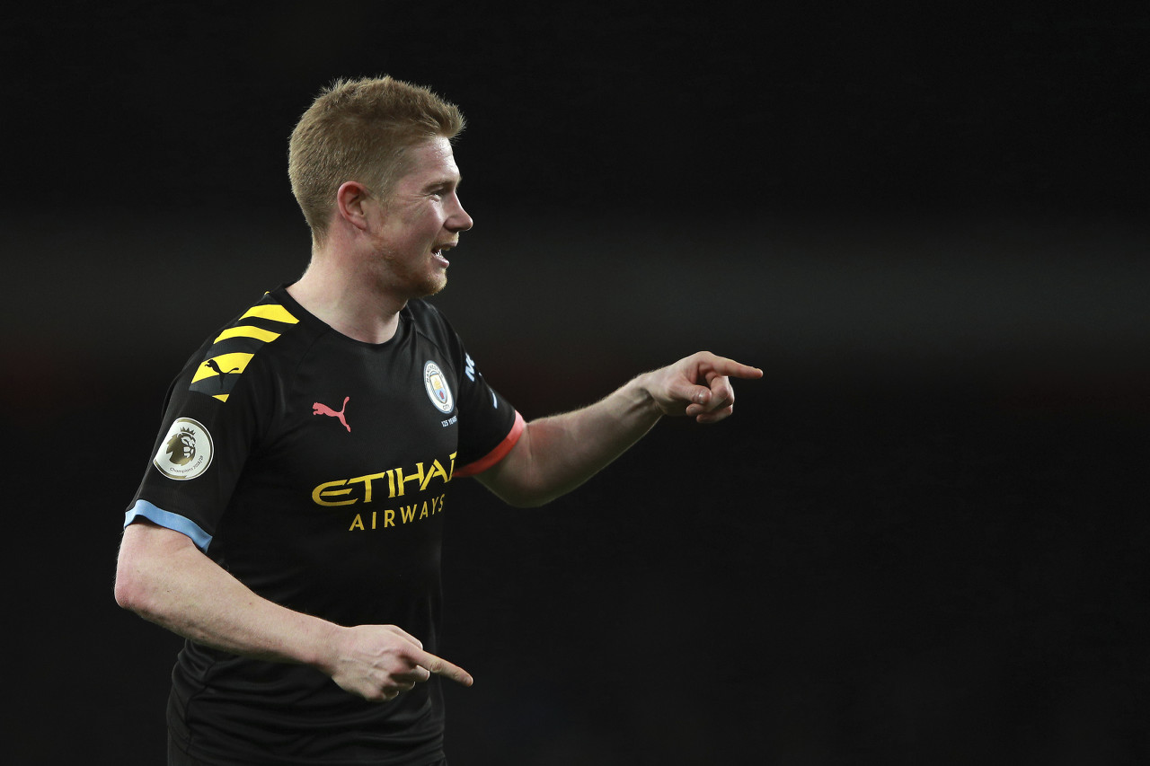 手感不错！杨瀚森首节空接+勾手+三分，得到10分2板1助